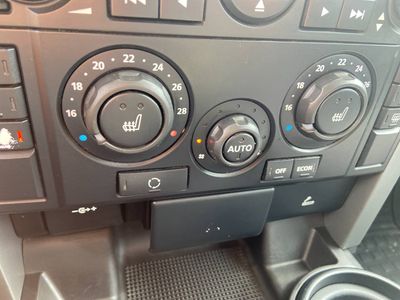 Land Rover Discovery 2.7 TDV6 S A/T | img. 12