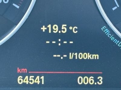 BMW Rad 3 335i Xdrive 64 000km manuál | img. 34