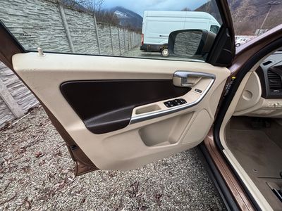 Volvo XC60 D5 AWD Summum Geartronic | img. 36