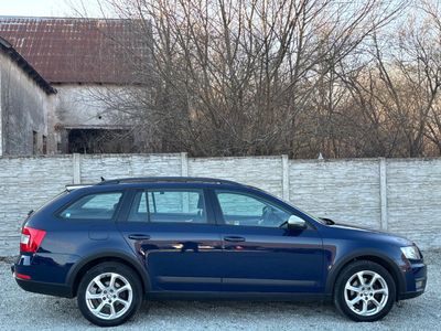 Škoda Octavia Combi SCOUT 2.0 TDI 4x4 | img. 14