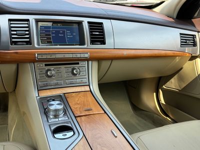 Jaguar XF 2.7D V6 Premium Luxury | img. 33