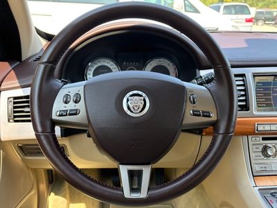 Jaguar XF 2.7D V6 Premium Luxury | img. 34