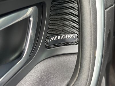 Land Rover Discovery Sport 2.0L TD4 HSE Luxury AT | img. 32