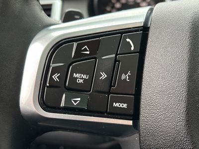 Land Rover Discovery Sport 2.0L TD4 HSE Luxury AT | img. 35