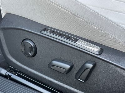 Volkswagen Golf 2.0 TDI Life | img. 32