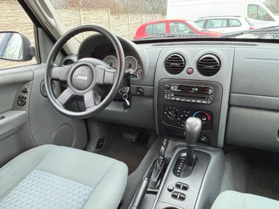 Jeep Cherokee 2.8 CRD 16V Sport A/T | img. 31