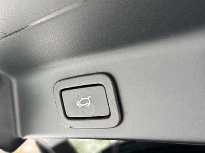 Jaguar F-Pace 2.0D I4 180k R-Sport AWD A/T | img. 40