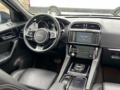 Jaguar F-Pace 2.0D I4 180k R-Sport AWD A/T | img. 45