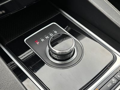 Jaguar F-Pace 2.0D I4 180k R-Sport AWD A/T | img. 52