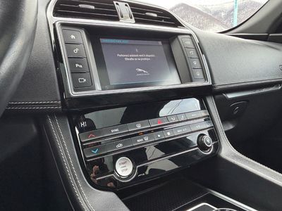 Jaguar F-Pace 2.0D I4 180k R-Sport AWD A/T | img. 54