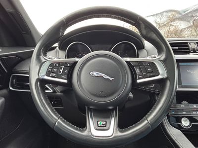 Jaguar F-Pace 2.0D I4 180k R-Sport AWD A/T | img. 56