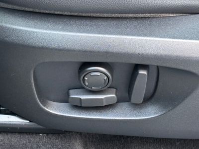 Land Rover Discovery Sport 2.0L TD4 HSE AT | img. 45