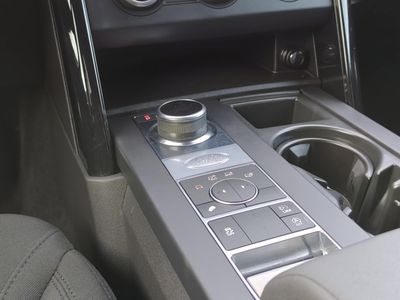 Land Rover Discovery 2.0L TD4 SE AWD A/T | img. 28