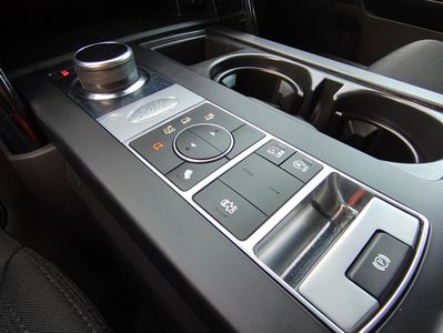 Land Rover Discovery 2.0L TD4 SE AWD A/T | img. 36