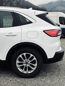 Ford Kuga 1.5 TDCi Duratorq Business X AWD A/T - fotografia 35