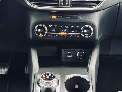 Ford Kuga 1.5 TDCi Duratorq Business X AWD A/T - fotografia 44