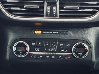 Ford Kuga 1.5 TDCi Duratorq Business X AWD A/T - fotografia 46