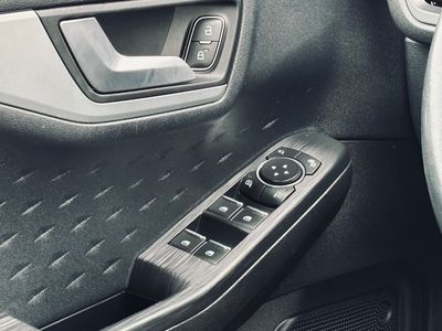 Ford Kuga 1.5 TDCi Duratorq Business X AWD A/T - fotografia 47