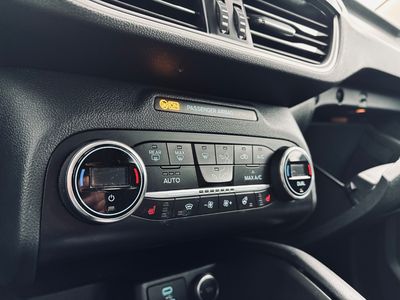 Ford Kuga 1.5 TDCi Duratorq Business X AWD A/T - fotografia 62