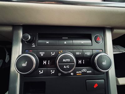 Land Rover Range Rover Evoque 2.2 SD4 PRESTIGE A/T - fotografia 57