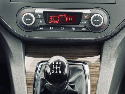 Ford C-Max 1.8 TDCi Duratorq Trend X - fotografia 33