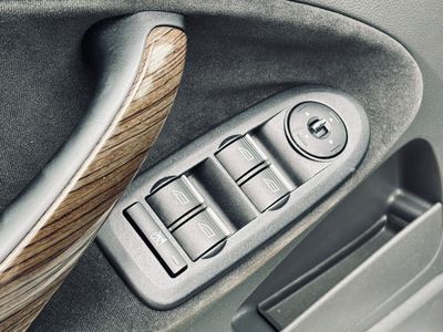 Ford C-Max 1.8 TDCi Duratorq Trend X - fotografia 37