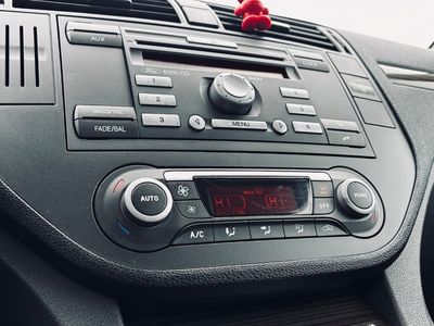 Ford C-Max 1.8 TDCi Duratorq Trend X - fotografia 42