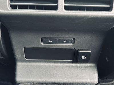 Land Rover Range Rover Velar 2.0D - fotografia 36