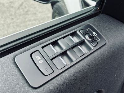 Land Rover Discovery Sport 2.0L TD4 Pure - fotografia 29