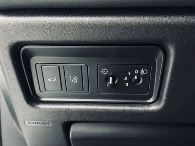 Land Rover Discovery Sport 2.0L TD4 Pure - fotografia 30