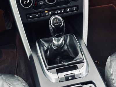 Land Rover Discovery Sport 2.0L TD4 Pure - fotografia 33