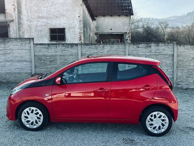 Toyota Aygo 1.0 VVT-i Selection - fotografia 16