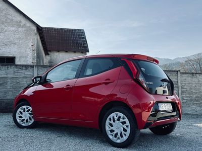 Toyota Aygo 1.0 VVT-i Selection - fotografia 18