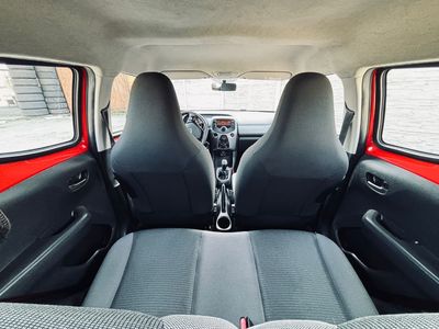 Toyota Aygo 1.0 VVT-i Selection - fotografia 25