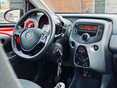 Toyota Aygo 1.0 VVT-i Selection - fotografia 31