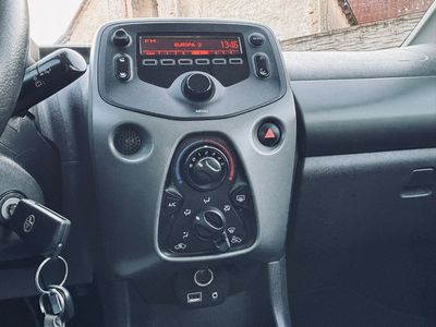 Toyota Aygo 1.0 VVT-i Selection - fotografia 42