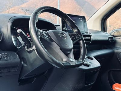 Opel Combo Van 1.5 CDTI 130k Enjoy XL AT8 - fotografia 38