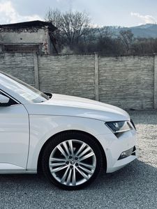 Škoda Superb Combi 2.0 TDI 190k 4x4 Style DSG EU6 - fotografia 28