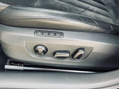 Škoda Superb Combi 2.0 TDI 190k 4x4 Style DSG EU6 - fotografia 46