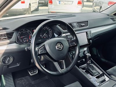 Škoda Superb Combi 2.0 TDI 190k 4x4 Style DSG EU6 - fotografia 47