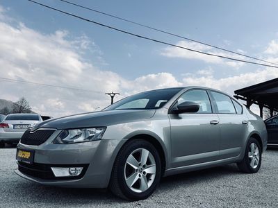 Škoda Octavia 1.2 TSI 110k Business - fotografia 11