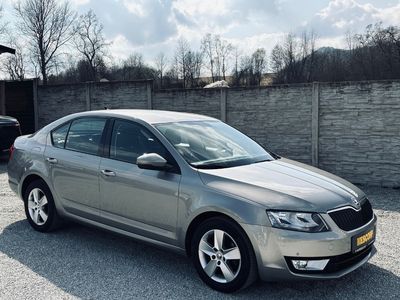 Škoda Octavia 1.2 TSI 110k Business - fotografia 15