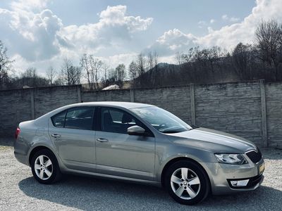 Škoda Octavia 1.2 TSI 110k Business - fotografia 16