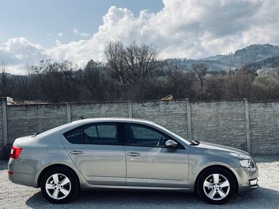 Škoda Octavia 1.2 TSI 110k Business - fotografia 17