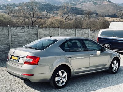 Škoda Octavia 1.2 TSI 110k Business - fotografia 18