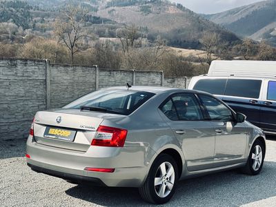 Škoda Octavia 1.2 TSI 110k Business - fotografia 19