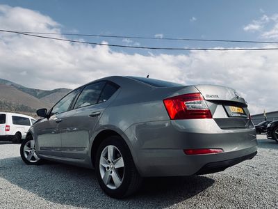 Škoda Octavia 1.2 TSI 110k Business - 2