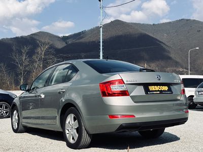 Škoda Octavia 1.2 TSI 110k Business - fotografia 21