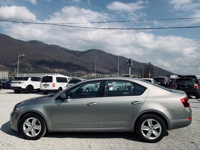 Škoda Octavia 1.2 TSI 110k Business - fotografia 23