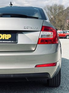 Škoda Octavia 1.2 TSI 110k Business - fotografia 33